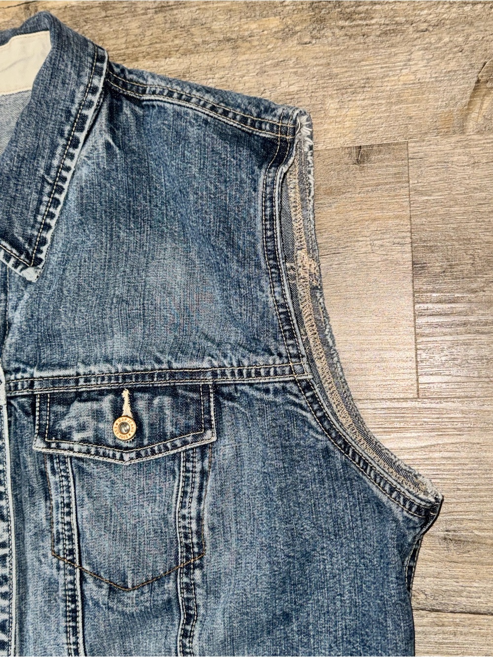 GAP Vintage Denim Trucker Vest with Button Front, XL - Picture 3 of 7